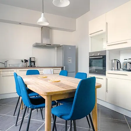 Coeur De #h1 - Privee Dans Partage - Wifi & Netflix - Centre & Transports - Machine A Laver بيت ضيافة شوليه